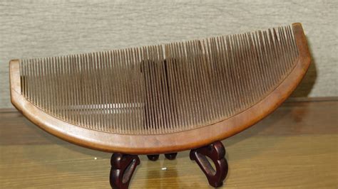 8" Wood Fine Tooth Comb - Oahu Auctions