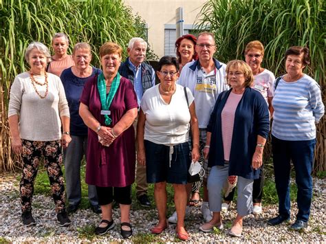 Grüne Damen und Herren Stets ein offenes Ohr und Zeit für Patienten