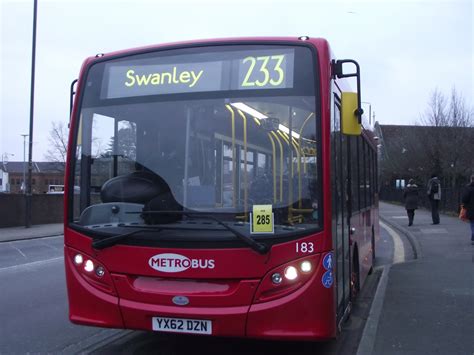 Tom London & Surrey Bus Blog: Route 233 Observations