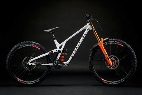 Commencal Supreme Dh V Montajes Y Precios De La Mejor Bici De La Copa