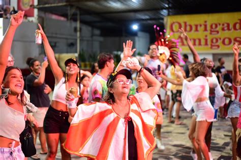 A Gazeta É a glória MUG faz a festa do bi no Carnaval de Vitória