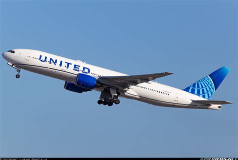 Boeing 777 222 Er United Airlines Aviation Photo 7121973