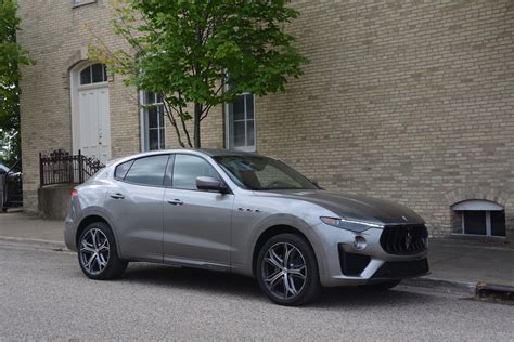 2019 Maserati Levante Trofeo Review - GTspirit