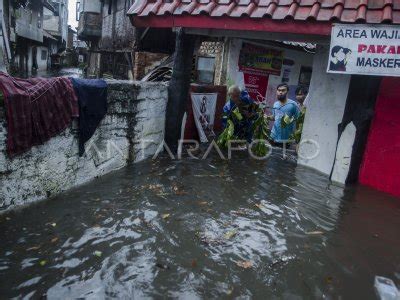 Banjir Rendam Permukiman Warga Di Kota Bandung Antara Foto