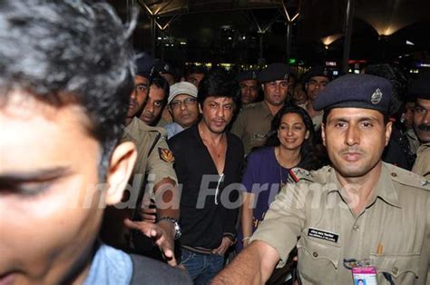 Shahrukh Khan And Juhi Chawla Arrived At Airport Media