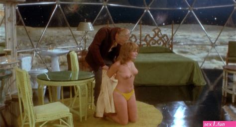 Valerie Perrine Nude Free Sex Photos And Porn Images At SEX1 FUN