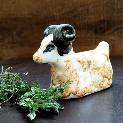 Ceramiczna figurka baranek ceramika ręcznie wykonana Dora Decora