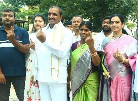 Telangana Assembly Elections 2023 ఓటేసిన రాజకీయ ప్రముఖులు అధికారులు