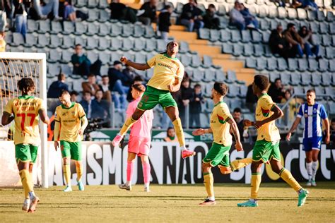 Liga Portugal 2 Paços entra no novo ano a vencer o FC Porto B FC