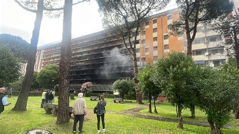 Incendio In Una Palazzina Di Colli Aniene A Roma Gli Abitanti Del