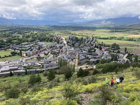 Llívia, la villa española que está en Francia - EscapadaRural