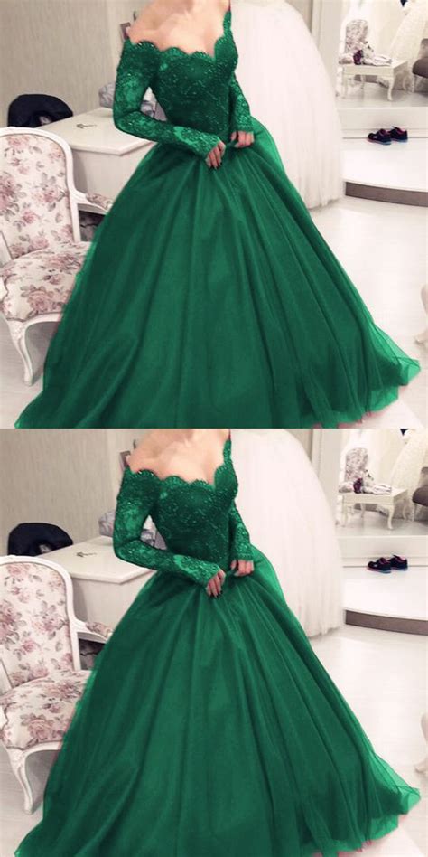 Illusion Scoop Neckline Lace Long Sleeves Emerald Green Prom Dresses