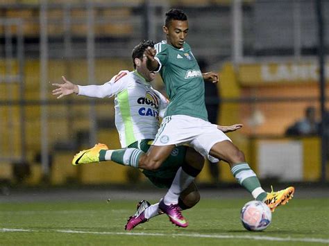 Palmeirenses lamentam pontaria ruim e pouca inspiração em final do turno