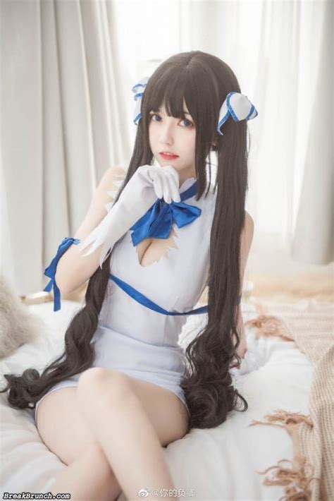 This Gorgeous Cosplay Brings Life To Hestia From Is It Wrong To Try To