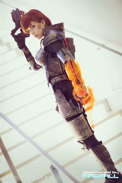 Amazing Female Mass Effect Commander Shepard Cosplay Biotic God