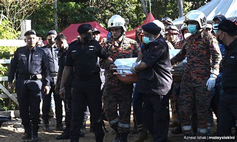 Mayat Terakhir Tragedi Tanah Runtuh Ditemukan Dalam Beg Tidur