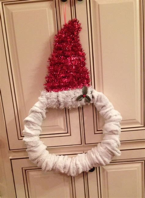 Santa Wreath Made From Dish Towels Christmas Seasons Santa Wreath