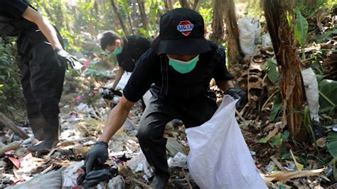 Merdeka Dari Sampah Activity Held In Bandung