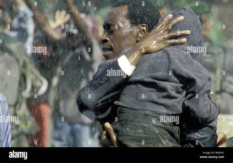 Don cheadle hotel rwanda hi-res stock photography and images - Alamy