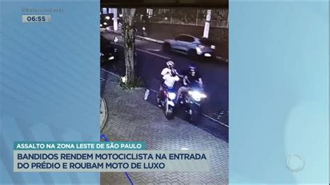 Bandidos roubam moto de luxo na zona leste de São Paulo RecordTV R7