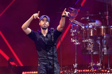 Caras Enrique Iglesias partilha vídeo amoroso do filho a cantar