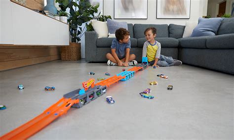 Hot Wheels City Wyścigowy transporter w Sklep komputerowy x kom pl