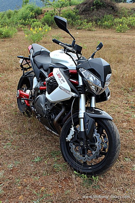 Benelli TNT 899 Photo Gallery Shifting Gears