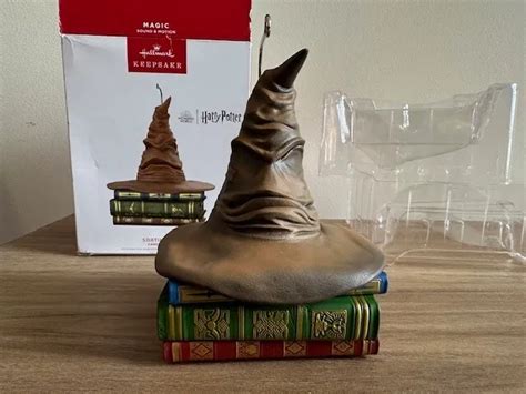 Hallmark Keepsake 2021 Animated Sorting Hat Harry Potter Wizarding