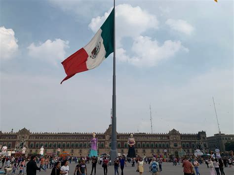 Ofrenda de Día de Muertos del Zócalo de CDMX 2023 Mundukos