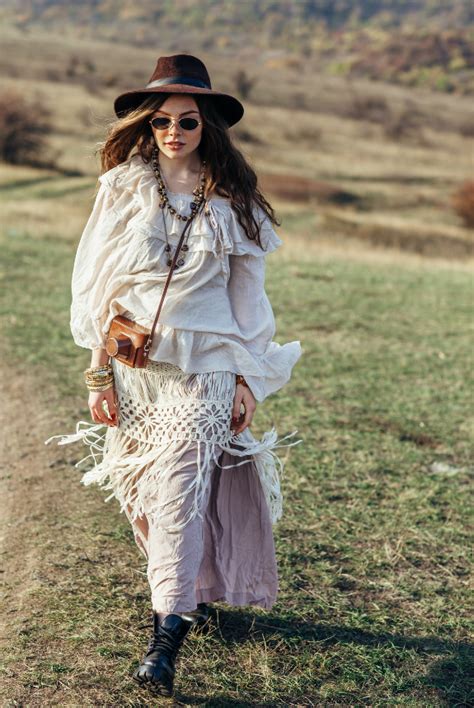 Bohemian Fashion Style: Free-Spirited Elegance & Creativity