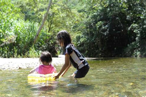 親子でとことん楽しむ川遊び！何して遊ぶ？気を付けたいことは？ ワーママのための子育て情報webマガジン Karafuru（からふる）