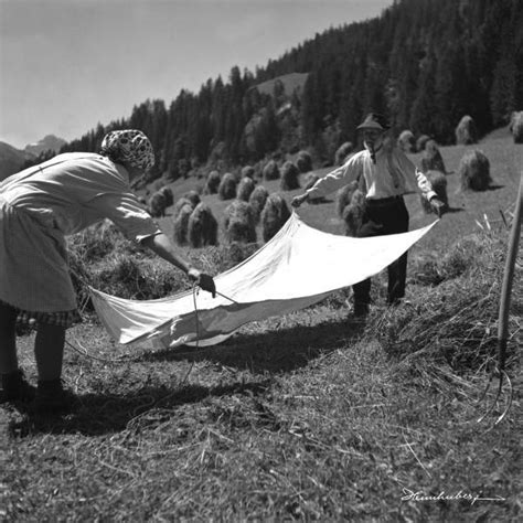 Nostalgische Schwarz Wei Bilder Aus Den Bergen M Nner Und Frauen Bei