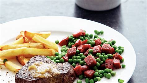 Kogelbiefstuk Met Mosterdsaus En Frites Recept Allerhande Albert Heijn