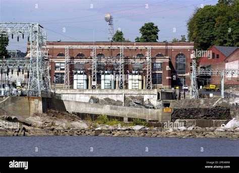 File The Hydroelectric Generating Plant In Bellows Falls Vt Is