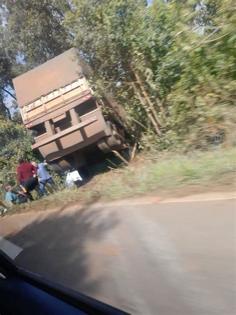 Carreta Sai Da Pista Na Sc Entre Seara E Xavantina Verde Vale Fm