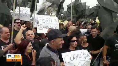 RJ Inter TV 1ª Edição Em Iguaba Grande RJ manifestantes protestam