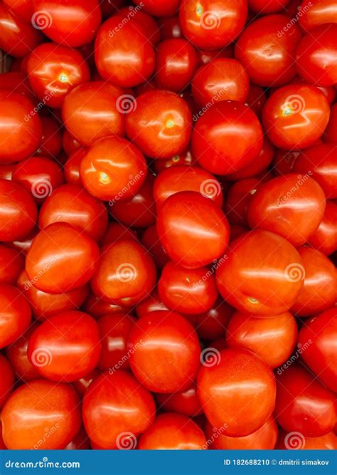 Muchos Tomates Rojos Maduros Para Comer Como Fondo Foto De Archivo