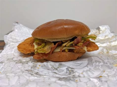 Review Wendy S Hot Honey Chicken Sandwich