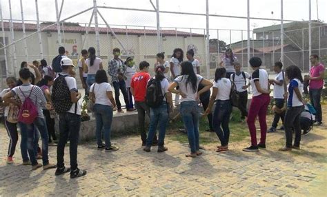 Escola Estadual Eduardo Coelho - Arborizações movimentam escolas – Programa Escola Verde