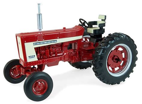 Farmall 656 Wide Front Tractor 116 Farmall Tractors Farm Toys