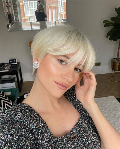 Pixie Lott Debuts Huge Hair Transformation As She Chops Off Locks Into