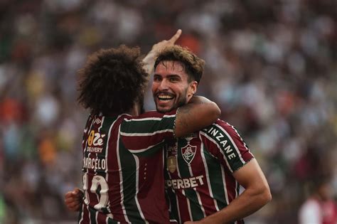 Fluminense Vence Cl Ssico Por A E Quebra Invencibilidade De