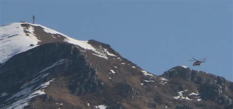 Pompieri Addestramento Sul Due Mani Con Lelicottero Drago