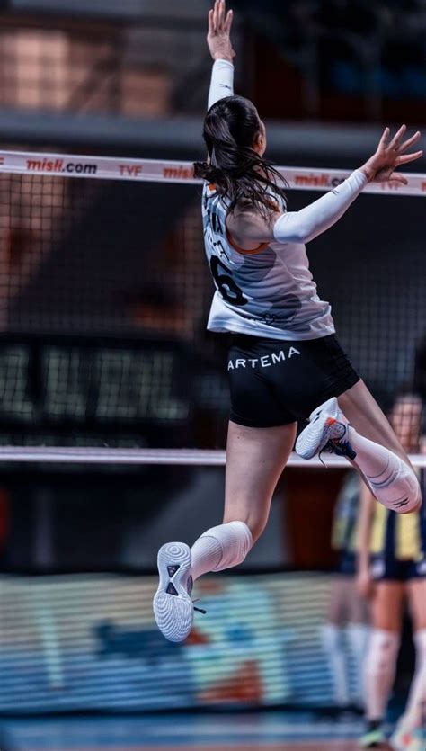 Hot Sexy Saliha Sahin Bikini Pics