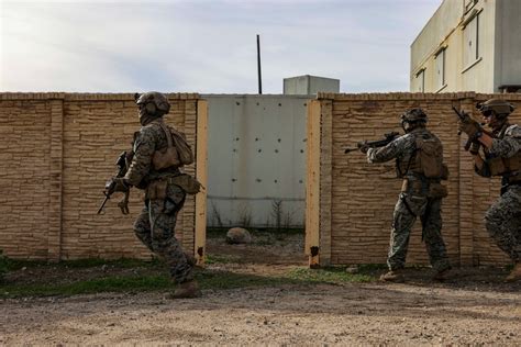 Dvids Images 2nd Battalion 1st Marines Conduct Raid Leaders Course Image 9 Of 11