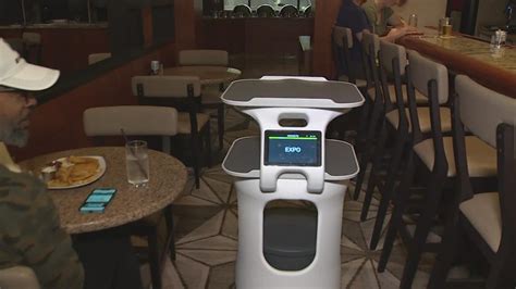 University of Houston testing new robot waiter | khou.com