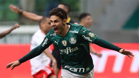 Festa Da Torcida Em Casa Palmeiras Bate Inter E Volta A Vencer Na