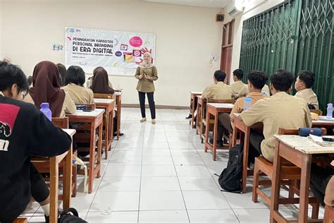 Tim Pkm Prodi Ilkom Fisip Unpas Beri Pelatihan Personal Branding