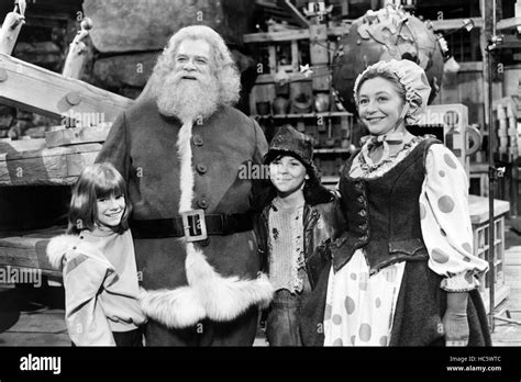 SANTA CLAUS: THE MOVIE, Carrie Kei Heim, David Huddleston, Christian ...