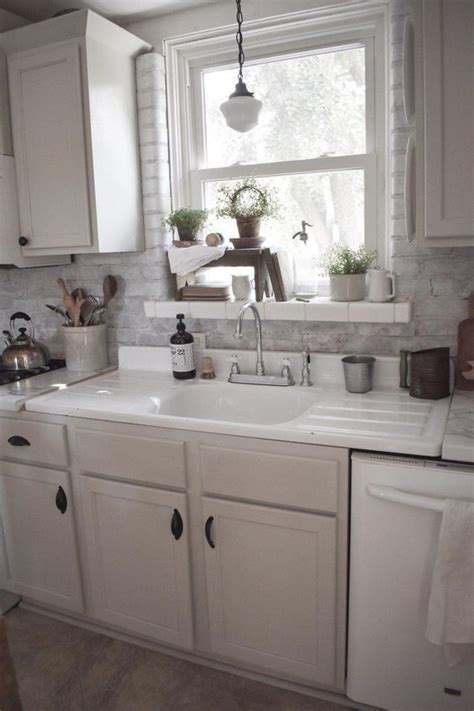 20 Stunning Farmhouse Kitchen Sink Decor Ideas And Remodel 9 Doityourzelf